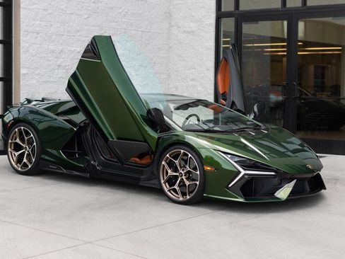Used 2026 Lamborghini Revuelto AWD/4WD image 4