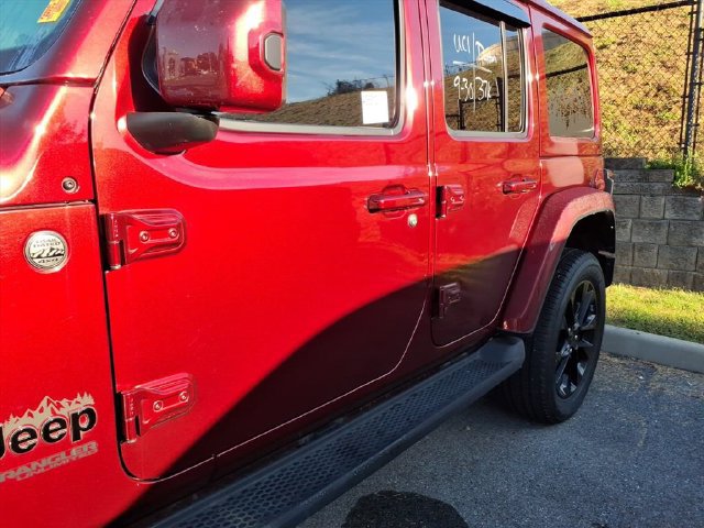 Used 2021 Jeep Wrangler Unlimited Sahara AWD/4WD image 5