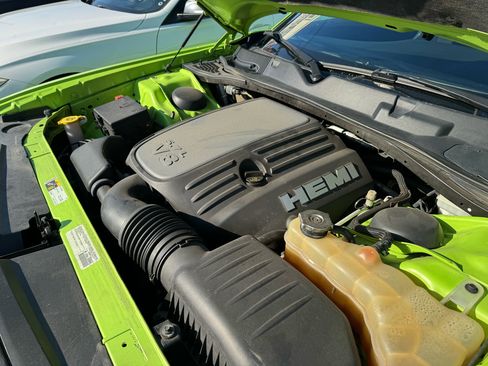 Used 2015 Dodge Challenger R/T Plus image 27