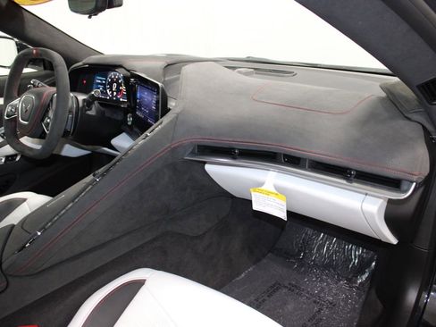 Used 2023 Chevrolet Corvette Stingray Premium Conv RWD image 21