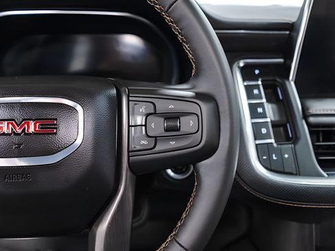 Used 2024 GMC Yukon AT4 w/ AT4 Premium Package AWD/4WD image 11
