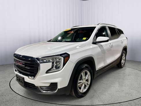 Used 2023 GMC Terrain SLE w/ Driver Convenience Package image 12