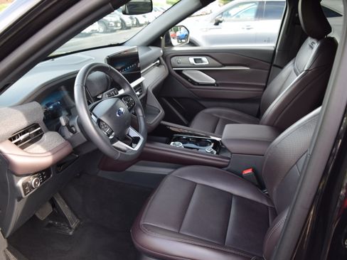 Used 2026 Ford Explorer Platinum AWD/4WD image 10