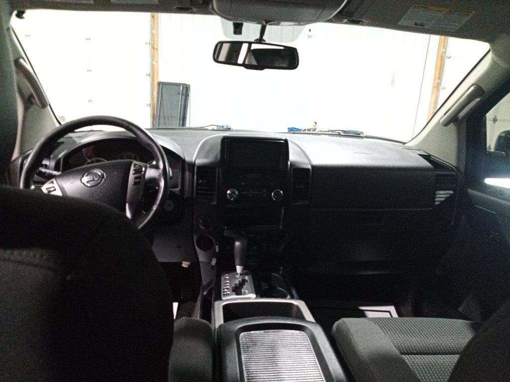 Used 2013 Nissan Titan SV w/ SV Value Truck Pkg AWD/4WD image 15