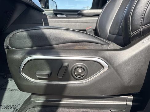 Used 2024 Jeep Wagoneer Series II w/ Flexible Seating Group RWD image 18