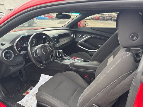 Used 2018 Chevrolet Camaro LT image 7