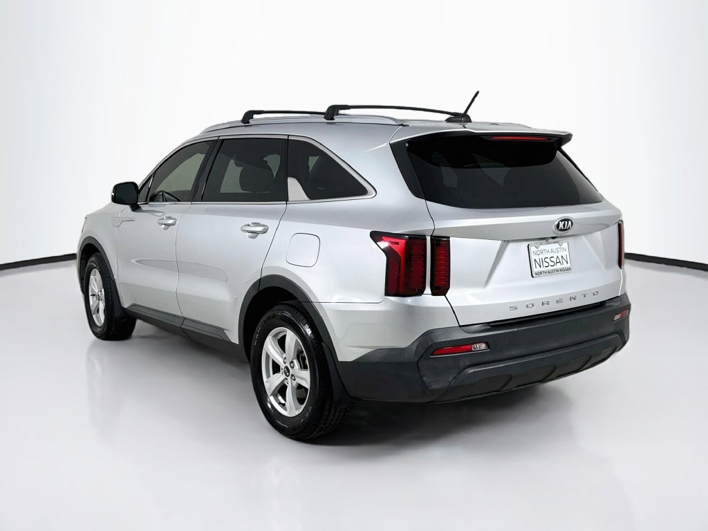 Used 2021 Kia Sorento LX FWD image 5