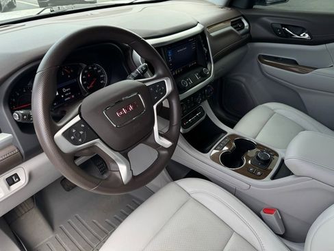 Used 2023 GMC Acadia SLE w/ Driver Convenience Package AWD/4WD image 16