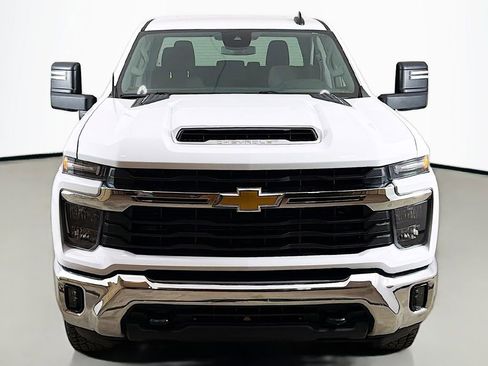 Used 2024 Chevrolet Silverado 2500 LT image 10