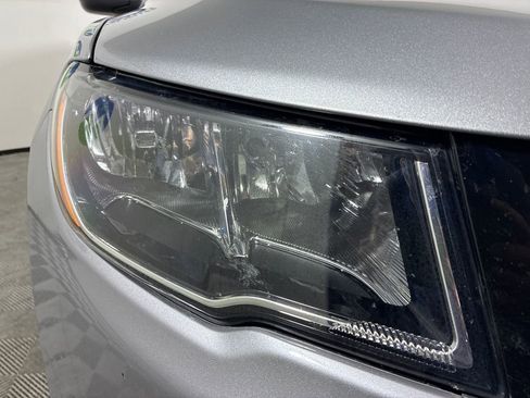 Used 2020 Jeep Compass Latitude image 2