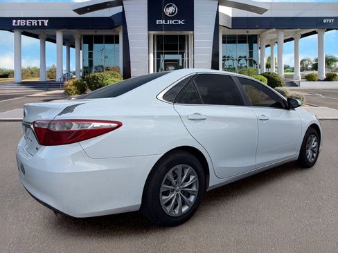 Used 2015 Toyota Camry LE FWD image 2