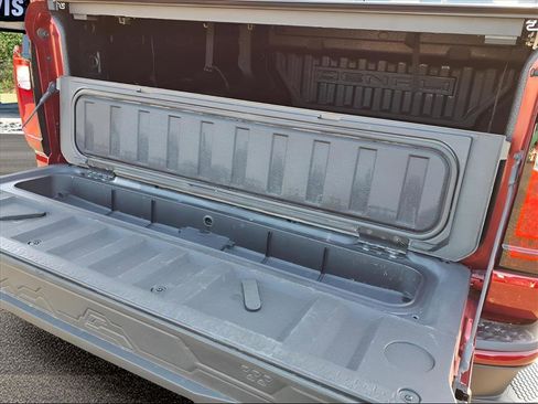 Used 2024 GMC Canyon Denali image 19