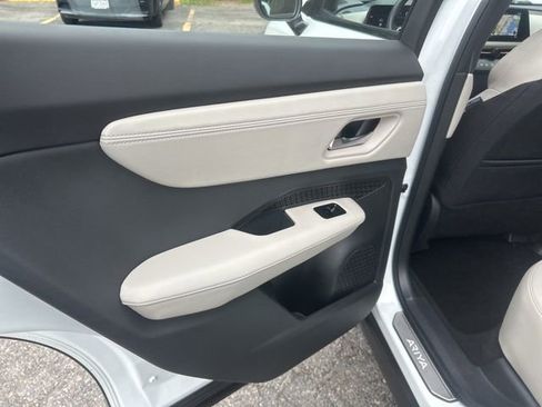 Used 2023 Nissan Ariya FWD image 14