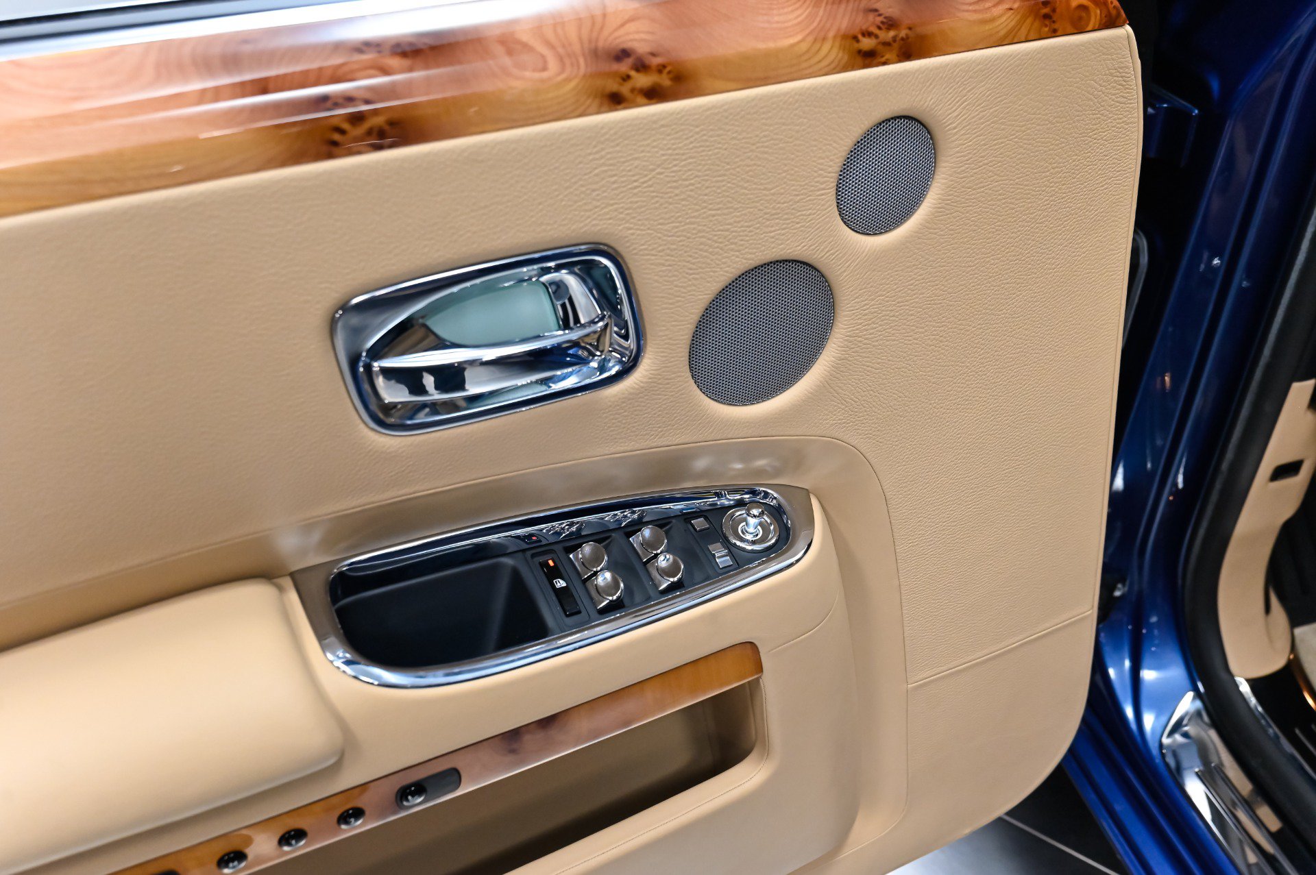 Used 2012 Rolls-Royce Ghost RWD image 30
