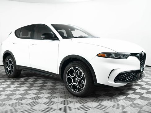 New 2025 Alfa Romeo Tonale AWD/4WD image 1