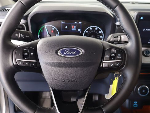 Used 2024 Ford Maverick XLT w/ XLT Luxury Package image 3