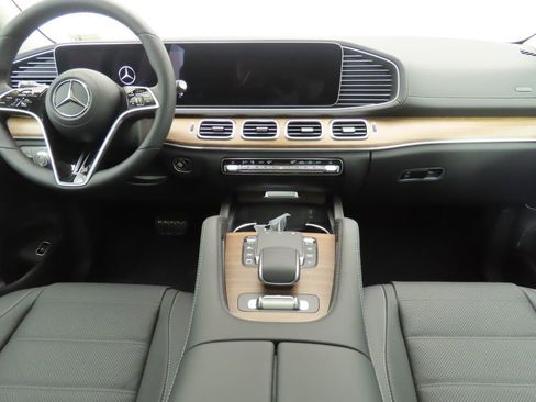 New 2026 Mercedes-Benz GLS 450 4MATIC image 14