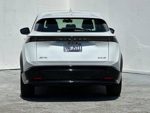 Used 2024 Nissan Ariya FWD image 4