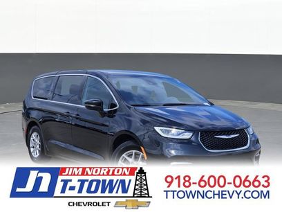 Used 2024 Chrysler Pacifica Touring