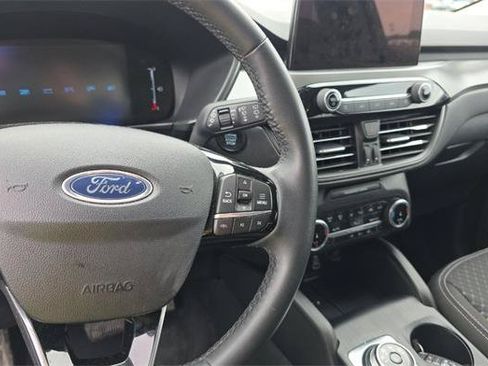 Used 2024 Ford Escape Active AWD/4WD image 9