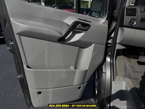 Used 2018 Mercedes-Benz Sprinter 2500 image 21