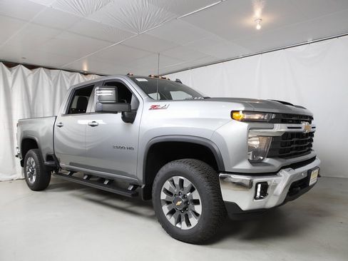 New 2026 Chevrolet Silverado 3500 LT w/ All Star Edition image 12