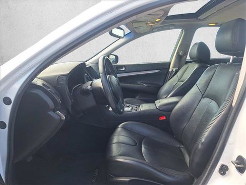 Used 2015 INFINITI Q40 w/ Navigation Package RWD image 10
