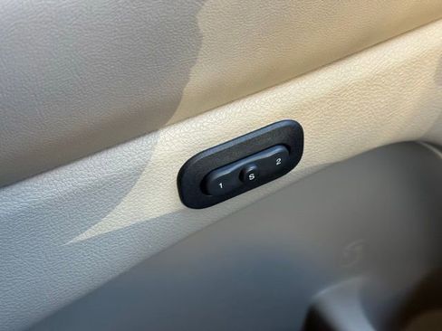 Used 2021 Jeep Grand Cherokee Limited image 32