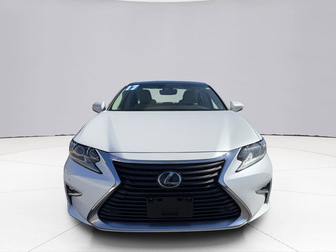 Used 2017 Lexus ES 350 w/ Luxury Package image 18