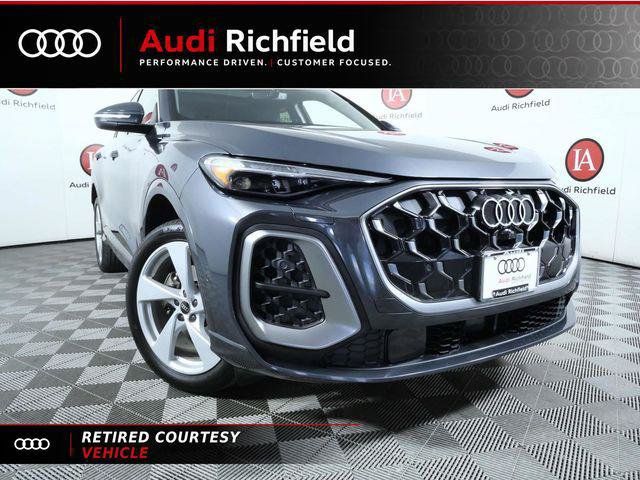 Used 2025 Audi Q5 Premium Plus w/ Premium Plus AWD/4WD image 3