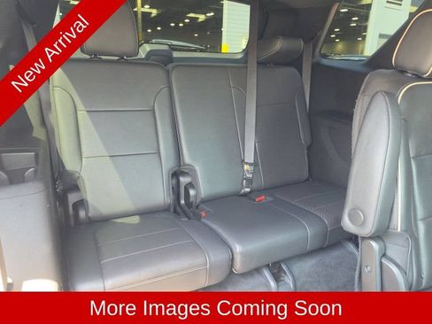 Used 2022 Chevrolet Traverse Premier w/ Redline Edition FWD image 15