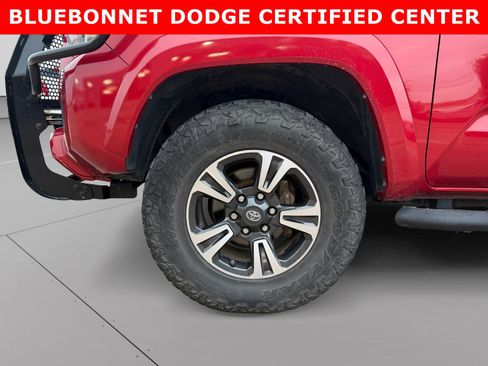 Used 2016 Toyota Tacoma TRD Sport RWD image 9