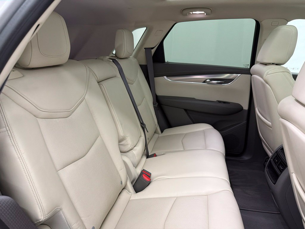 Used 2017 Cadillac XT5 Luxury FWD image 30