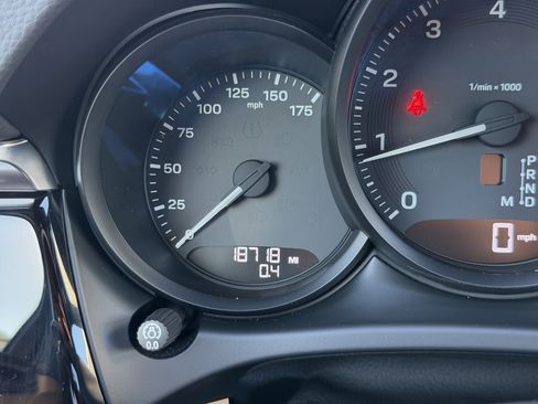 Certified 2022 Porsche Macan image 37