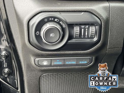 Used 2022 Jeep Wrangler Unlimited Sahara image 26