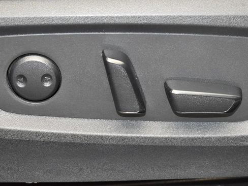Used 2025 Nissan Pathfinder SL AWD/4WD image 26