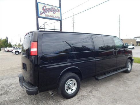 Used 2022 Chevrolet Express 3500 LT w/ LT Preferred Equipment Group RWD image 7