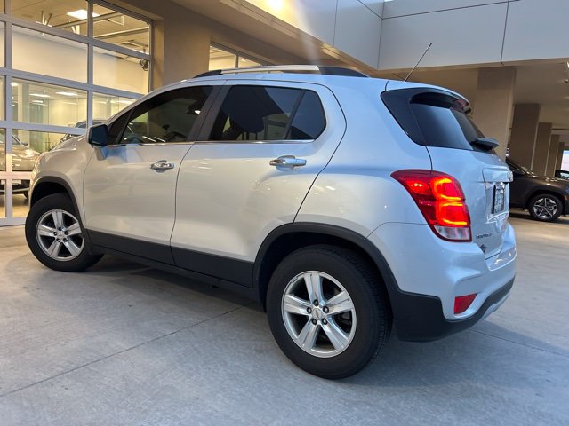 Used 2020 Chevrolet Trax LT w/ LT Convenience Package AWD/4WD image 4