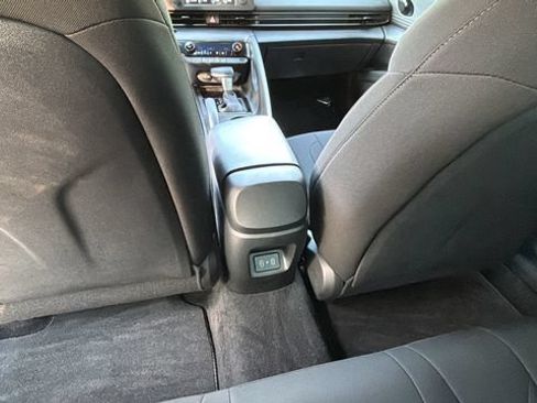 Used 2025 Hyundai Elantra Sport FWD image 20