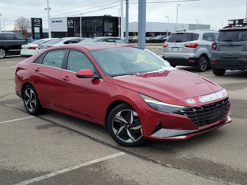 Used 2023 Hyundai Elantra Limited image 1