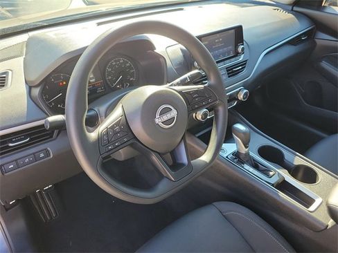 Used 2024 Nissan Altima 2.5 S image 19