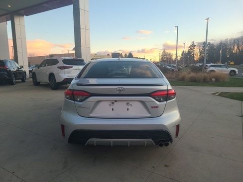 Used 2020 Toyota Corolla XSE image 6