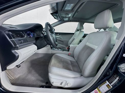 Used 2012 Toyota Camry XLE w/ Leather Pkg image 12