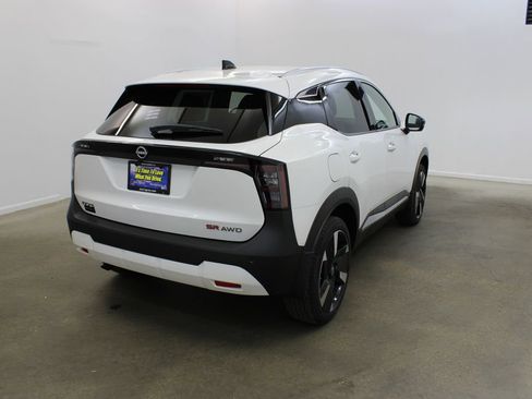 New 2026 Nissan Kicks SR image 5