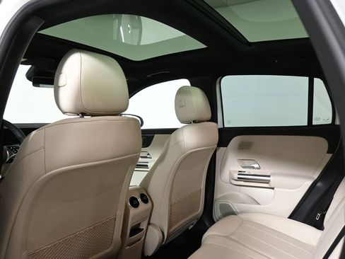 Used 2026 Mercedes-Benz GLA 250 4MATIC image 32