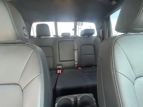 Used 2024 Chevrolet Colorado LT w/ LT Convenience Package III RWD image 19