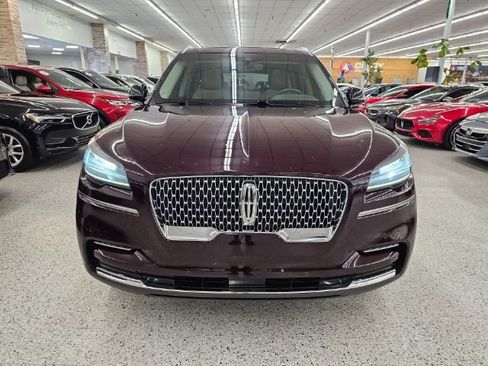Used 2023 Lincoln Aviator AWD w/ Premium Package image 2