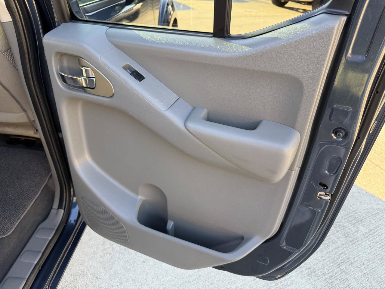 Used 2020 Nissan Frontier SV RWD image 22