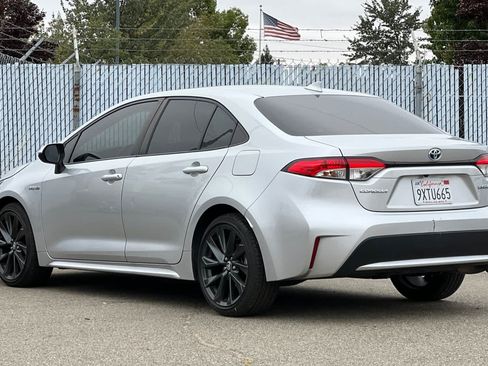 Used 2021 Toyota Corolla LE FWD image 5