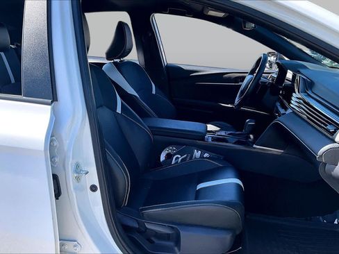 Certified 2025 Toyota Camry SE FWD image 8